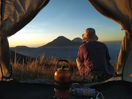 Foto prewedding romantis outdoor di lereng gunung lawu tawangmangu karanganyar solo nuansa. 42 Ide Pendaki Gunung Indonesia Mendaki Gunung Indonesia