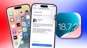 Nên cài đặt iOS 26.1 hay iOS 18.7.2 trên iPhone? | Chuyên mục CNTT báo Pháp  Luật TP.HCM
