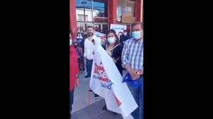 En tanto, mario desbordes dijo que la lista opositora a la de él, pretende bloquearlo en las primarias presidenciales. El Candidato Me Esta Agrediendo Militante De Rn Increpo A Mario Desbordes En Calama
