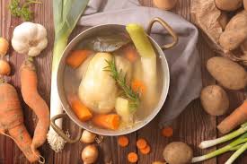 Nella parte superiore dell'articolo è possibile vedere una tabella riassuntiva dei valori nutrizionali del brodo di carne che per semplicità riproponiamo. La Ricetta Semplice Della Nonna Donnad