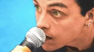 There's a hilarious reason why Green Day had to change some 'Dookie' art