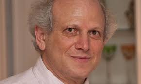 Bolsonaro quer reescrever história em função de seus objetivos, diz  historiador