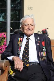 Sinds 13 september 2016 is hij burgemeester van de gemeente eindhoven. John Jorritsma Auf Twitter An Eindhoven Hero Said Goodbye At The Respectable Age Of 97 Billl Pendel One Of The Liberators Of Our City Has Sadly Passed Away Last September 18th He