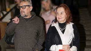 Jejím osudům se věnoval také opět tomáš vorel v dokumentu z města cesta (2002). S Timhle Muzem Putuje Zivotem 28 Let Eva Holubova Se Pochlubila Manzelem Super Cz