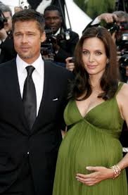 In 2006, then partners angelina jolie and brad pitt sold photos of their newborn. Verheiratet Angelina Jolie Und Brad Pitt Stuttgarter Zeitung