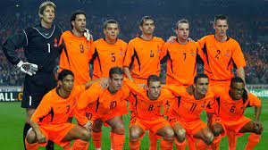 Rafael van der vaart heeft met een knipoog gereageerd op al het leedvermaak uit spanje. Voetballen Met Het Brutale Ventje Sneijder Was Magie Nos
