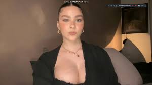 Novavangogh Show Tits