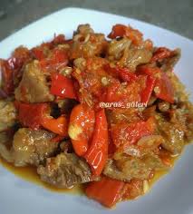 Apa saja bahan yang digunakan untuk membuat oseng daging genjer cabai iris? Oseng Oseng Daging Pedas Oseng Oseng Mercon Baca Resep