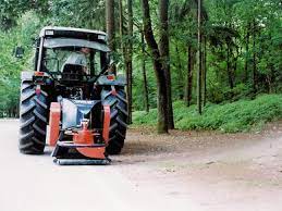 The Bl400 Is A Leaf Blower That Has Been Designed To Cope With A Large Capacity And To Generate A Low Level Of Noise Blowers Cope Leaf Blower