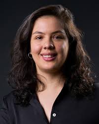 👏🏼💙 Felicitamos a nuestra Alumni Daniela Céspedes por ser reconocida  como “Nuevas Conexiones en Minería” entre los 100 Jóvenes Líderes 2025 de  la Revista Sábado de El Mercurio. Su labor destaca por