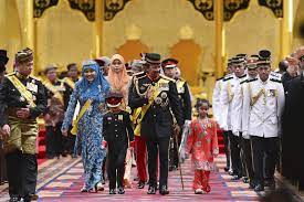 Sultanen styr landet enväldigt och är en av världens rikaste män. Sultan Hassanal Bolkiah The Capital Bandar Seri Begawan Geography Im Austria Forum