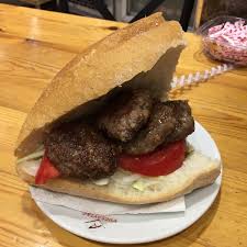 Fevzi raşit çelikezer 2012 vücut: Fotos Bei Yuce Aytac Izgara Salonu Karakas Mahallesi Fevzi Cakmak Bulvari No 38