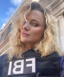 Beautiful Shantel VanSanten aka Nina Chase!