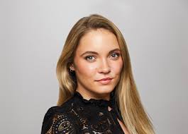 Ciara Kendall's Instagram, Twitter & Facebook