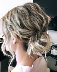 Pin By Birchbox On Hair Up Do S Short Wedding Hair Updos For Medium Length Hair Medium Length Hair Styles
