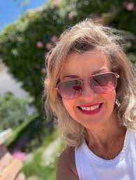 Happy backstage in Chicago. Just tested negative again ! I am so looking  forward playing with Maestro Muti and the Chicago Symphony Orchestra. A  dream come true