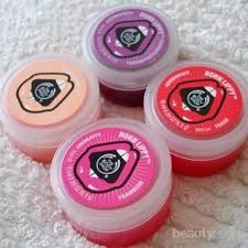 Tersedia dalam 10 pilihan warna cocok untuk warna kulit perempuan indonesia. Ampuh Mencerahkan Bibir Gelap 10 Lip Balm Ini Paling Banyak Dicari