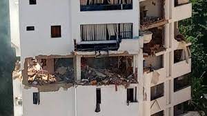 A partir de esta altura los bosques son más húmedos y su vegetación es más frondosa, tanto en las montañas de nirgua, como en las del sur del lago de valencia hay bosque poblados con grandes árboles. Reportan Fuerte Explosion En Urbanizacion El Bosque En Valencia