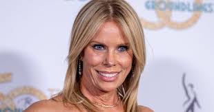 Kristy Meadows's Instagram, Twitter & Facebook