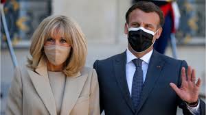 Macron urged them to be inoculated by it is hoped the measure will drive up vaccination rates by encouraging people to get the vaccine rather. Covid 19 Pourquoi Emmanuel Et Brigitte Macron Ne Vont Recevoir Qu Une Seule Dose De Vaccin Femme Actuelle Le Mag