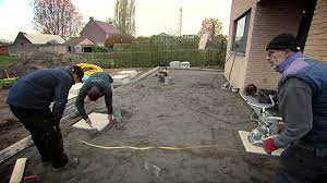 Et surtout, la stabilité du terrain ainsi que votre climat, attention au gel. Pose De Dalles De Terrasse Youtube