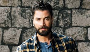 تعرفوا على خطيب فاليري أبو شقرا وشاهدوا شقيقاتها ومعلومات أخرى لا تعرفونها عنها. Ø®Ø§Øµ Ø¨Ø§Ù„ÙÙŠØ¯ÙŠÙˆ Ù…Ø¹ØªØµÙ… Ø§Ù„Ù†Ù‡Ø§Ø± ÙŠÙƒØ´Ù Ø¹Ù„Ø§Ù‚ØªÙ‡ Ø¨ÙØ§Ù„ÙŠØ±ÙŠ Ø£Ø¨Ùˆ Ø´Ù‚Ø±Ø§ ÙˆØ³ÙŠÙ†ØªÙŠØ§ ØµØ§Ù…ÙˆÙŠÙ„ ÙˆÙŠÙˆØ¬Ù‡ Ø±Ø³Ø§Ù„Ø© Ù„Ù€ Ù‡ÙŠÙØ§ ÙˆÙ‡Ø¨ÙŠ