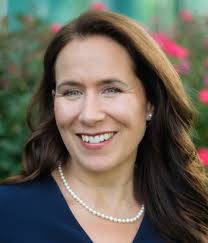 Nicole Stirling's Instagram, Twitter & Facebook