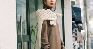 今日のコーデ 内田理央 ニットワンピースをデート仕様にアレンジ 服の日 はおしゃれにも気合いが入る シックなコーデ ニットワンピース おしゃれ