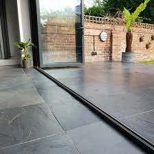 Pin Von Whitney Hopkins Auf Wallpaper Tiles And Floors Design In 2020 Terrassenfliesen Aussenfliesen Aussenboden