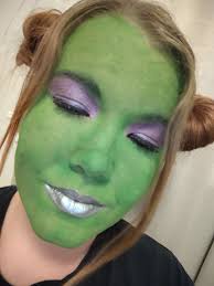 What eyeshadow to use for solid alien makeup?