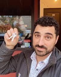 Seth Telander's Instagram, Twitter & Facebook