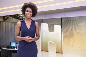 A jornalista maju coutinho usou um lindo vestido azul tubinho, em tecido, de mangas curtas, com recorte na saia e estampa geométrica, no jornal nacional. Novo Visual De Maju Coutinho Do Jornal Hoje Causa Polemica Entretenimento Pleno News