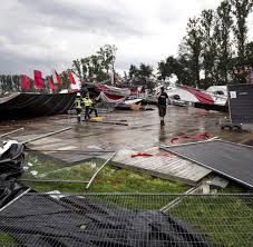 It is held within a large enclosure of fields and woodland—between a dual carriageway called kempische steenweg—in the village of kiewit, approximately 7 km north of hasselt. Ungluck Beim Pukkelpop Wie Aus Einem Belgischen Festival Die Holle Wurde Welt