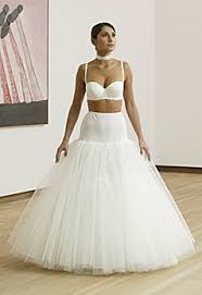 The song was produced by valve composer, mike morasky, and vocalized by the voice of glados and the turrets, ellen mclain. Petticoat Von Poirier 230 320 Braut Boutique