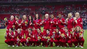 The team's first major tournament was the 1995 fifa women's world cup in sweden, where the team achieved one draw and two losses in group play and failed to advance. Canadian Women S Soccer Team Gets Olympic Bronze Medals The Globe And Mail