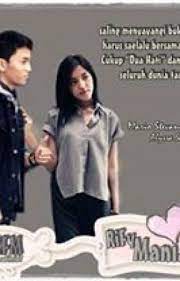 Roni tinggal bertiga dengan pembantunya dan istrinya. Kumpulan Cerpen Rify Dijodohin Sama Rio Wattpad