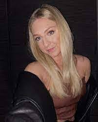 Nora Pyle's Instagram, Twitter & Facebook