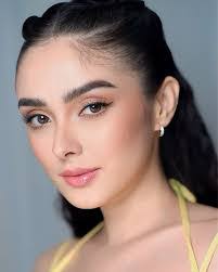 Janelle Lewis's Instagram, Twitter & Facebook