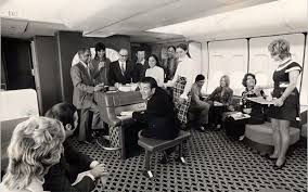 The Glamorous Airline Lounges In The Sky From The 1970s Vintage Airlines American Airlines Air Travel
