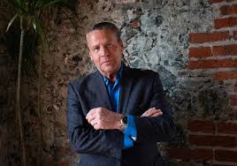 Juez ordena arresto de Alfredo Adame por pleito con Magaly Chávez