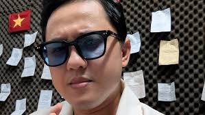 Tập đoàn xe điện kiện 68 người ?