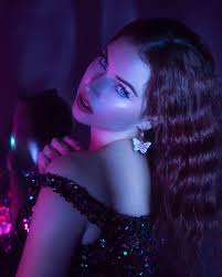 Admire these rose gold finger waves by @francescadidit using @got2b ✨  ⠀⠀⠀⠀⠀⠀⠀⠀⠀⠀⠀⠀⠀⠀⠀⠀⠀⠀⠀⠀⠀ 📸Photo: @kendrapaigephoto⠀⠀⠀⠀⠀⠀⠀⠀⠀ ✨Model:  @divyajadhavv of @theindustryny 💄Beauty: @brisoffa ⠀⠀⠀ ✂️Hair:  @francescadidit ...