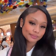 Vanessa Berlin (@Nessasary_)