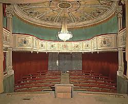 Chateau De Digoine Le Blog De Haute Decoration Over Blog Com Chateau De Digoine Chateau France Chateau