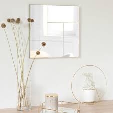 Cache Pot En Ceramique Blanche Et Support Rond Dore H40 Maisons Du Monde Avec Images Deco Murale Decoration Maison Deco