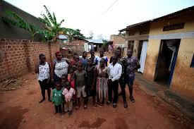 Dibiarkannya bari merenggangkan pahanya dan untuk kesekian kalinya menelusupkan zakar tegangnya lalu mulai. Seorang Ibu Di Uganda Besarkan 38 Anaknya Sendirian Setelah Ditinggal Pergi Suami Okezone News