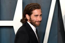 After narrowly escaping a bizarre accident, a troubled teenager is plagued by visions of a man in a large rabbit suit who manipulates him to commit a series of crimes. How To Style Your Hair Like Jake Gyllenhaal British Gq