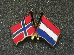 Alleen alle reizigers van 13 jaar en ouder die van en naar nederland vliegen moeten een gezondheidsverklaring bij . 52 Pinvlag Noorwegen Nederland Pins Scandi Souvenirs