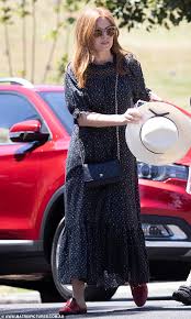 You may remember isla fisher from movies like wedding crashers or confessions of a shopaholic, but she's also the author of a series of children's books. Isla Fisher Page 39 The Fashion Spot