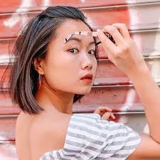 Lalu apa sih yang aneh dari lipstik vibration. We Put 3 Beauty Products That Went Viral On Tiktok To The Test Fashionista
